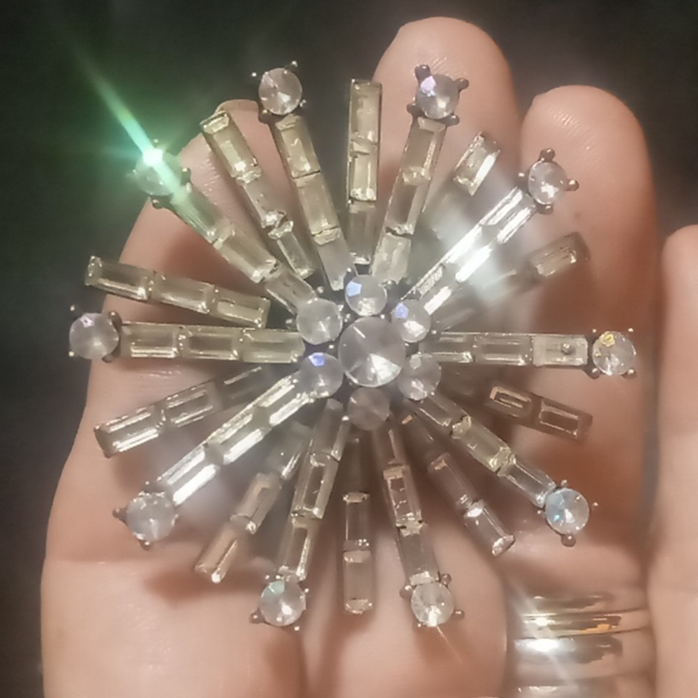 Vintage Aurora Borealis Crystal Brooch.